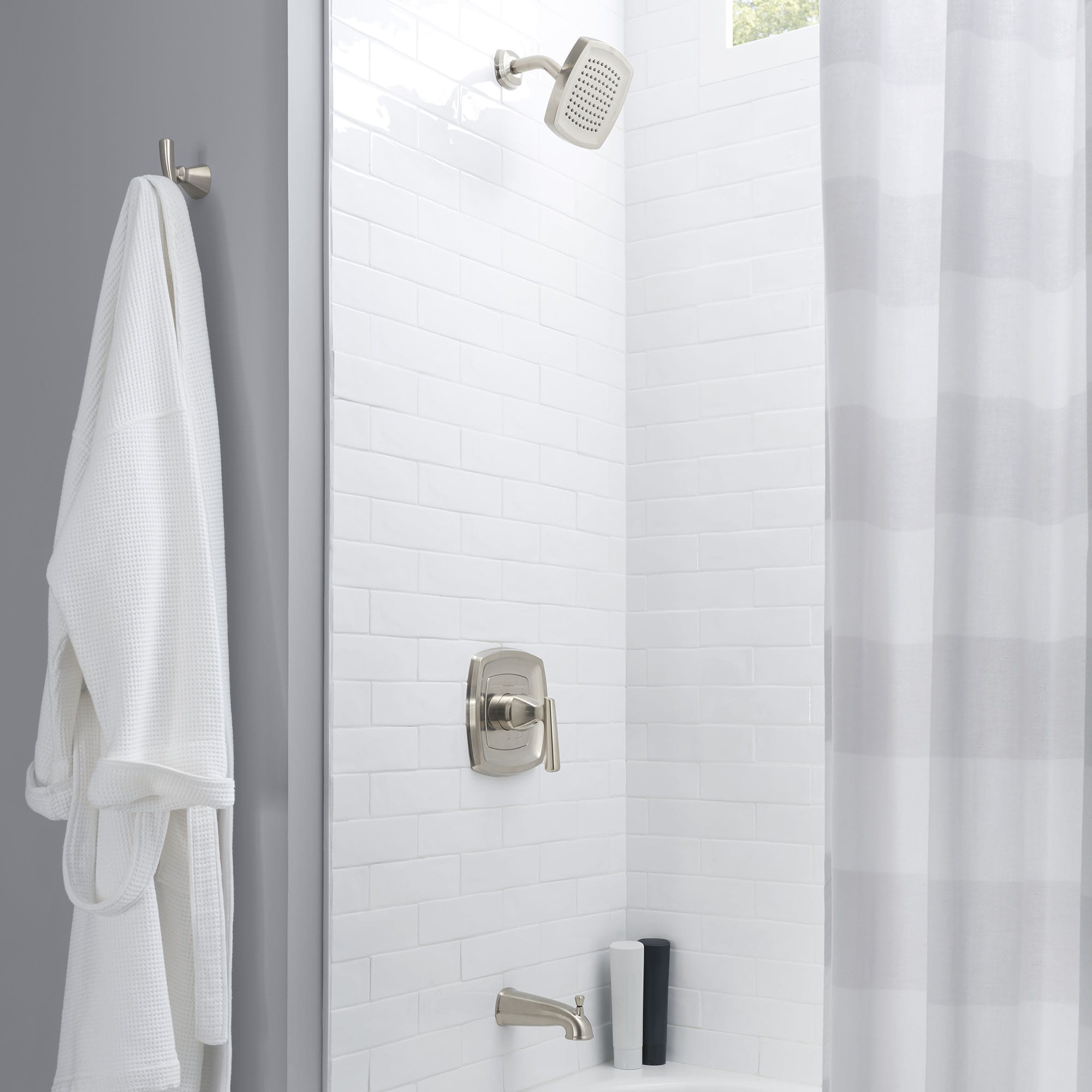Edgemere 25 gpm 95 L min Tub and Shower Trim Kit With Showerhead Double Ceramic Pressure Balance Cartridge With Lever Handle   BRUSHED NICKEL